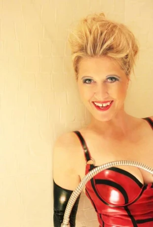 Rubber Cleo