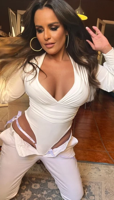Beatriz Fernandez Feuer Latina