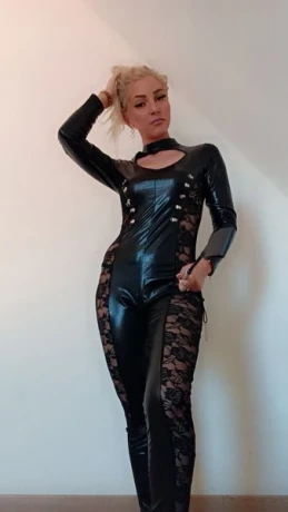 Adelina Ganz Neu