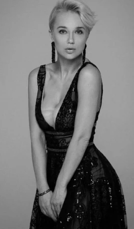 Sorana Feurige Blondine