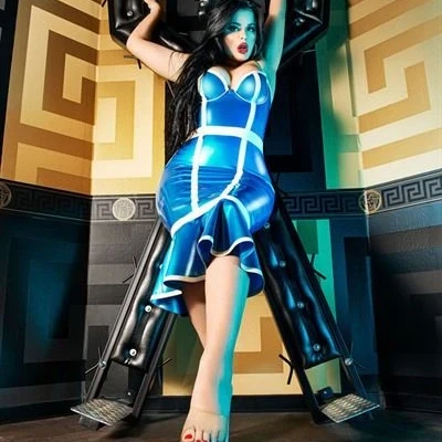 Jungdomina Lady Lucia Lucifa