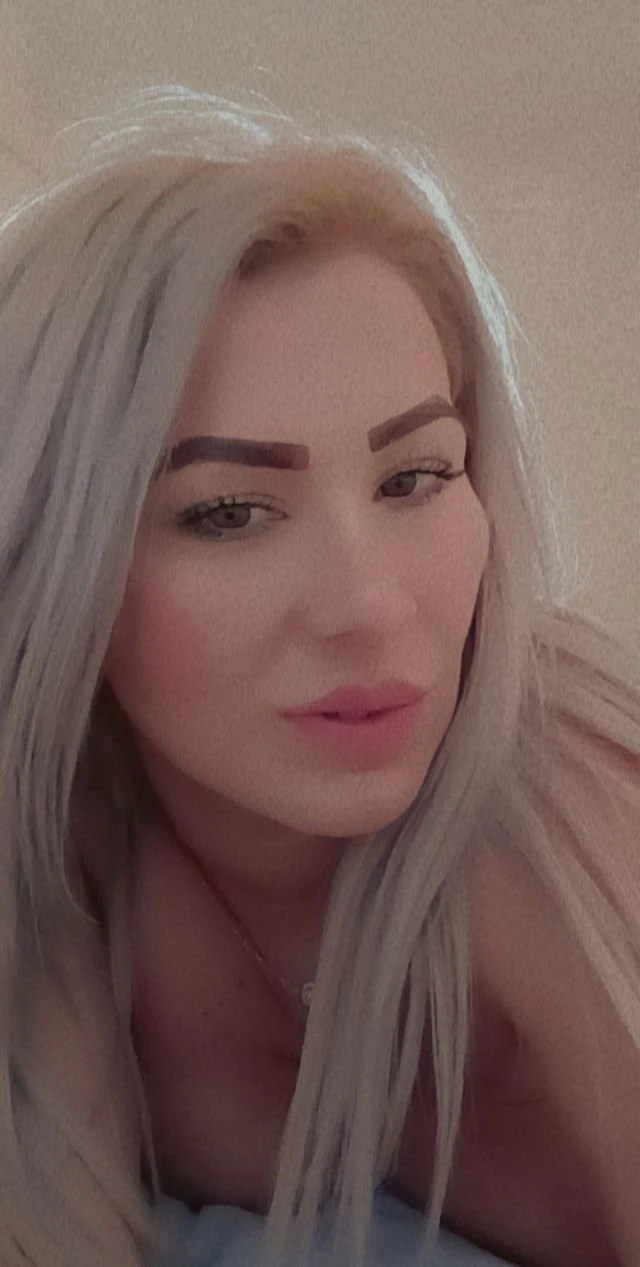 Hot Roxy