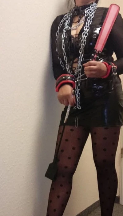 Mary Domina Bizarr