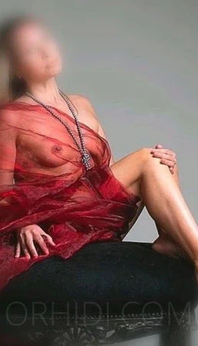 Anastasia. Erfahrene Masseurin.