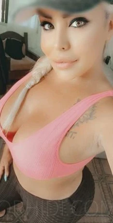 VOLLBUSIGE PORNOQUEEN TS DANYELLA!