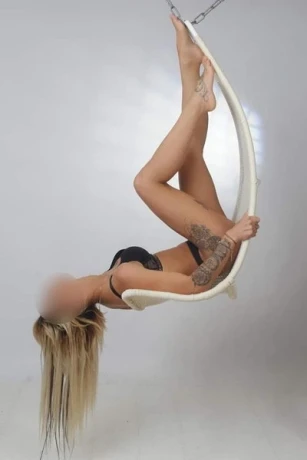 Andreea Neu In Der Stadt