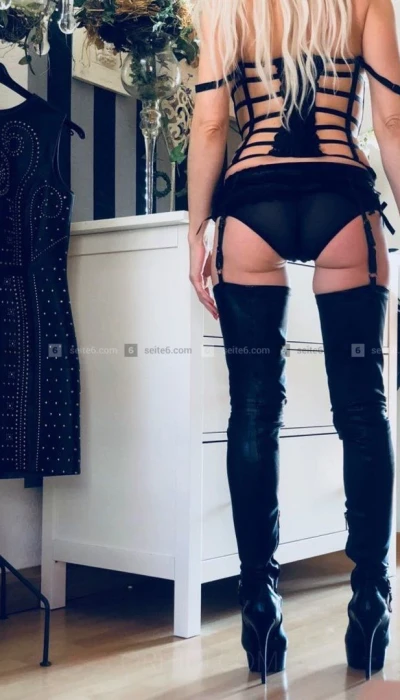 Mistress Diana - Strap on möglich