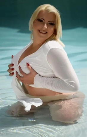 SANDRA - ERLEBE ETWAS BESONDERES !