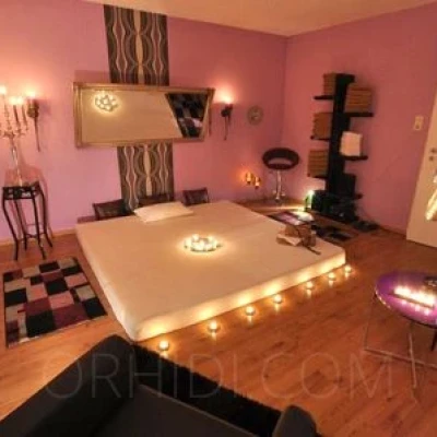 Kaskade Massagestudio - prof. Nuru-Anwendungen