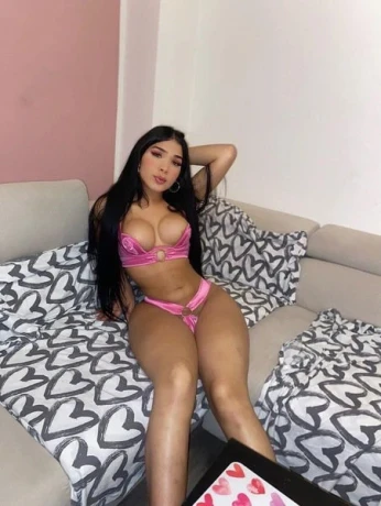 TS Mia Mega