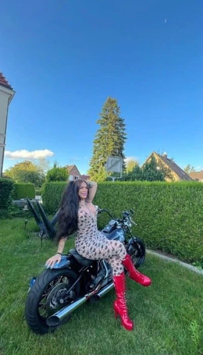 Ts Angela Fox
