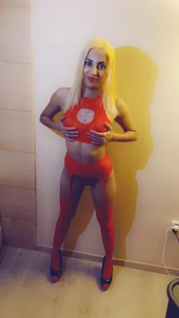 Hot Melany