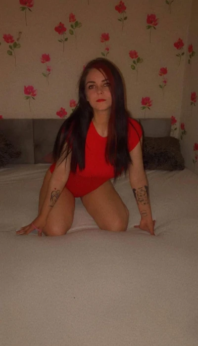 Ariana 19 Hot Top