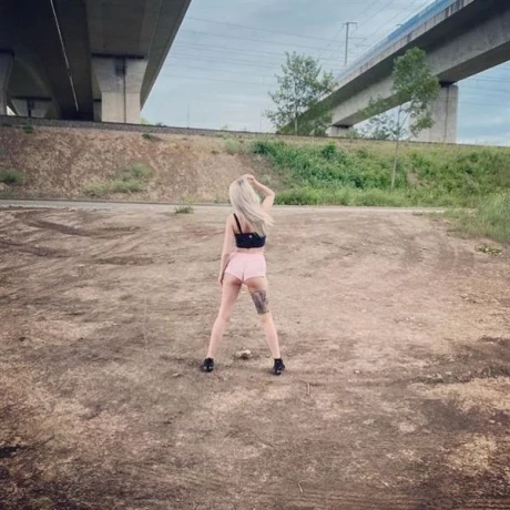 Deutsche junge(18+) Dame 100% echte Bilder