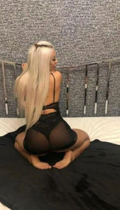 Hot Karina