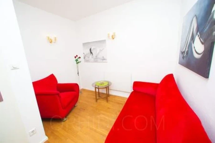 HERZLICH WILLKOMMEN IN DER VILLA TBZ! Bizarrstudio