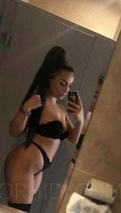 Emma - Party 24/7