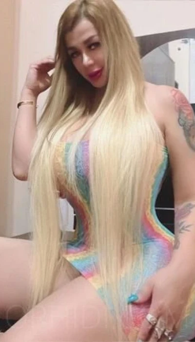 Naomi S*xbombe