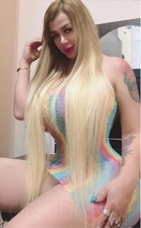 Naomi S*xbombe