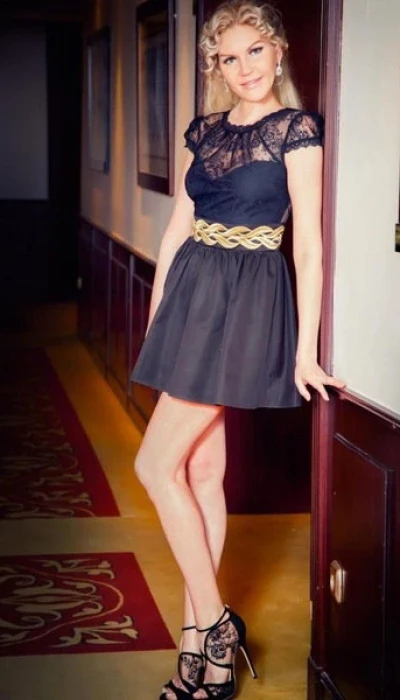Valeria Im Club Purple
