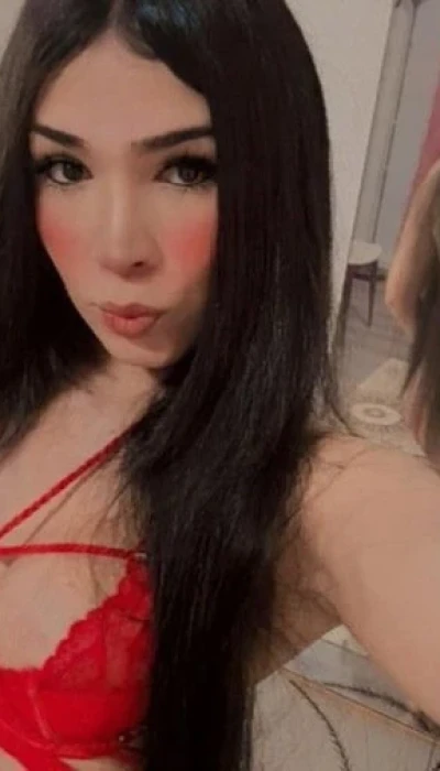TS Mia Mega