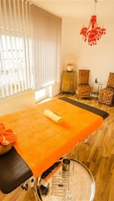 China- Japan-Massage