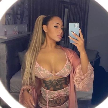 BONI - 100% curvy deutsch/latina NUR BIS SONNTAG !!