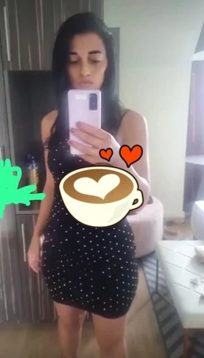 Karina382