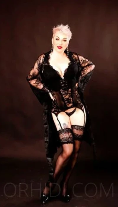 LISA TANTRA ENGEL