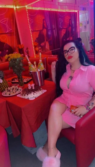 Roxi Hot