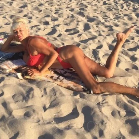SOPHIE HAUSFRAU MIT SEXY RAUER STIMME