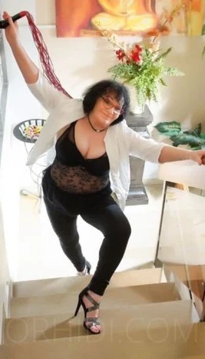 Madlen - 67  jährige reife Lust