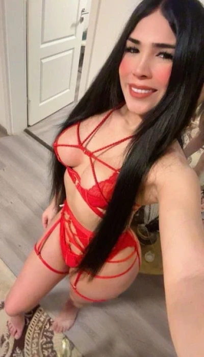 TS Mia Mega