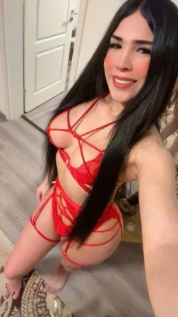 TS Mia Mega