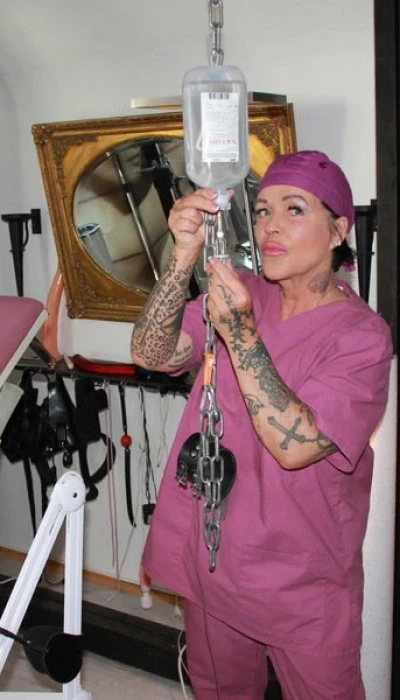 Lady Ronja Domina Klinikerin