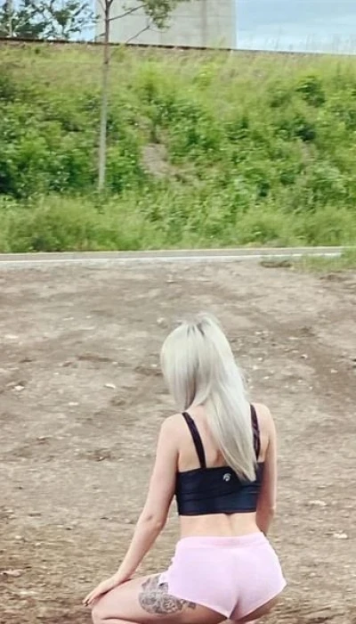 Deutsche junge(18+) Dame 100% echte Bilder