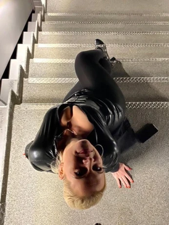 Mistress Mona