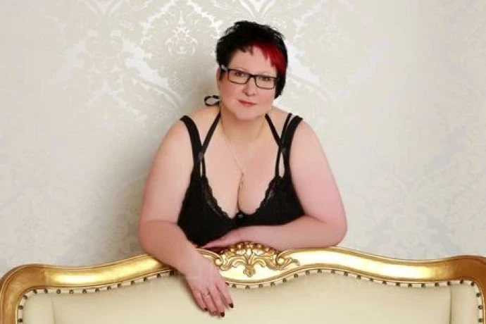 Lilly - molliger, deutscher Busentraum