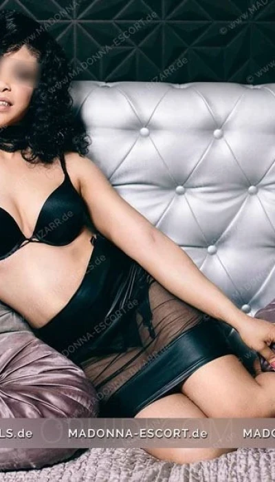 KELIS - MADONNA-ESCORT A. BESUCHBAR