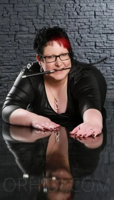 Lilly - molliger, deutscher Busentraum