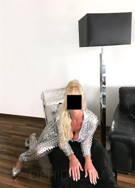 HOT &SEXY SUNNY