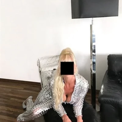 HOT &SEXY SUNNY