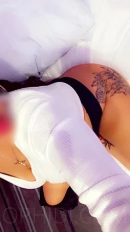Footjob Expertin Mila! Brandheiß und heute in deiner Stadt!