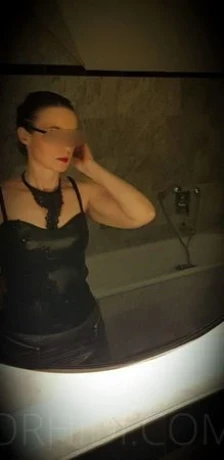 Deutsche Milf Sofie - Zum 1. Mal!