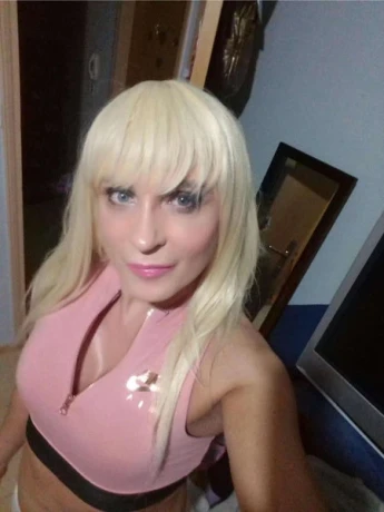Neu Trans Queen Beyonce