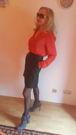 Simone Your Attraktive Escort In Munich