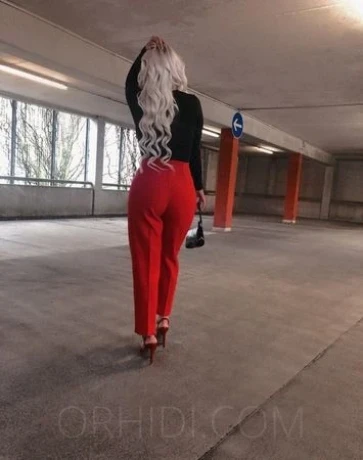 NEU - deutsche Sarah