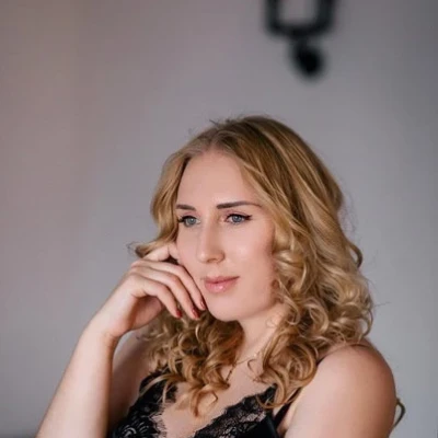 Viktoria Julia