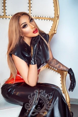 Domina Riana Bizarr Residenz Hekate