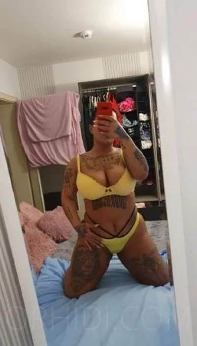 Amall - AV Queen